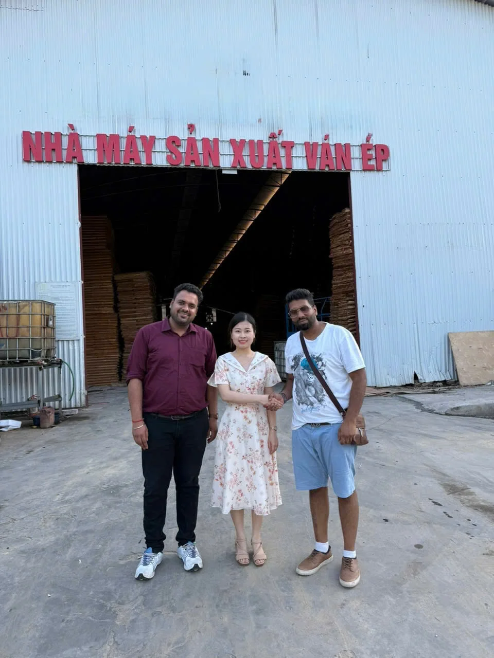 Ahmed Al-Rashid visiting HCPLY vietnam plywood factory