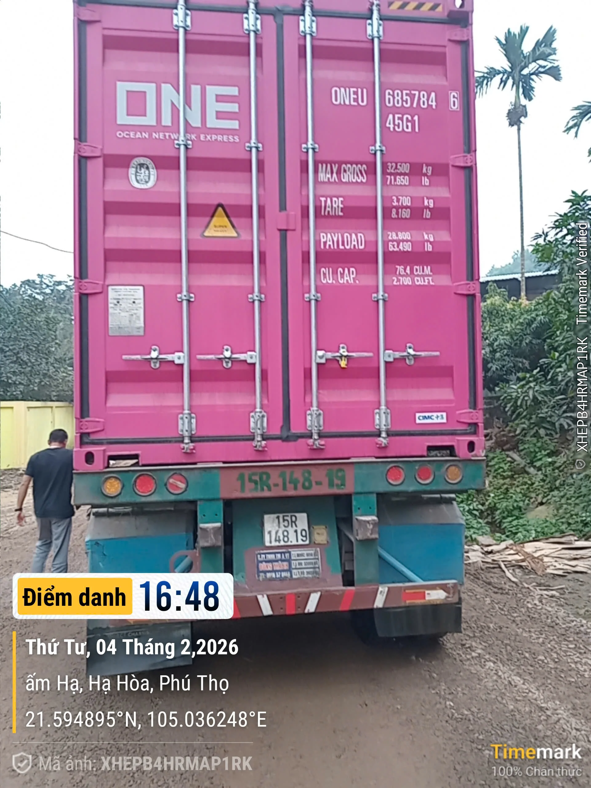 plywood pallets loaded in 40HC container vietnam hcply factory 1220x2440mm