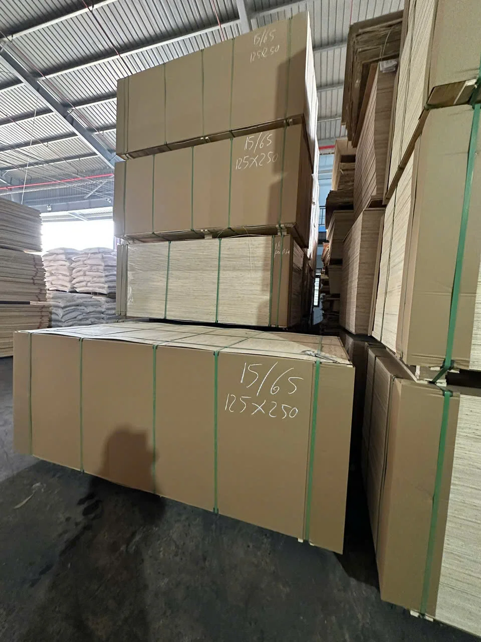 styrax core plywood packing 1220x2440 18 pallets per 40hc container loading verification hcply vietnam