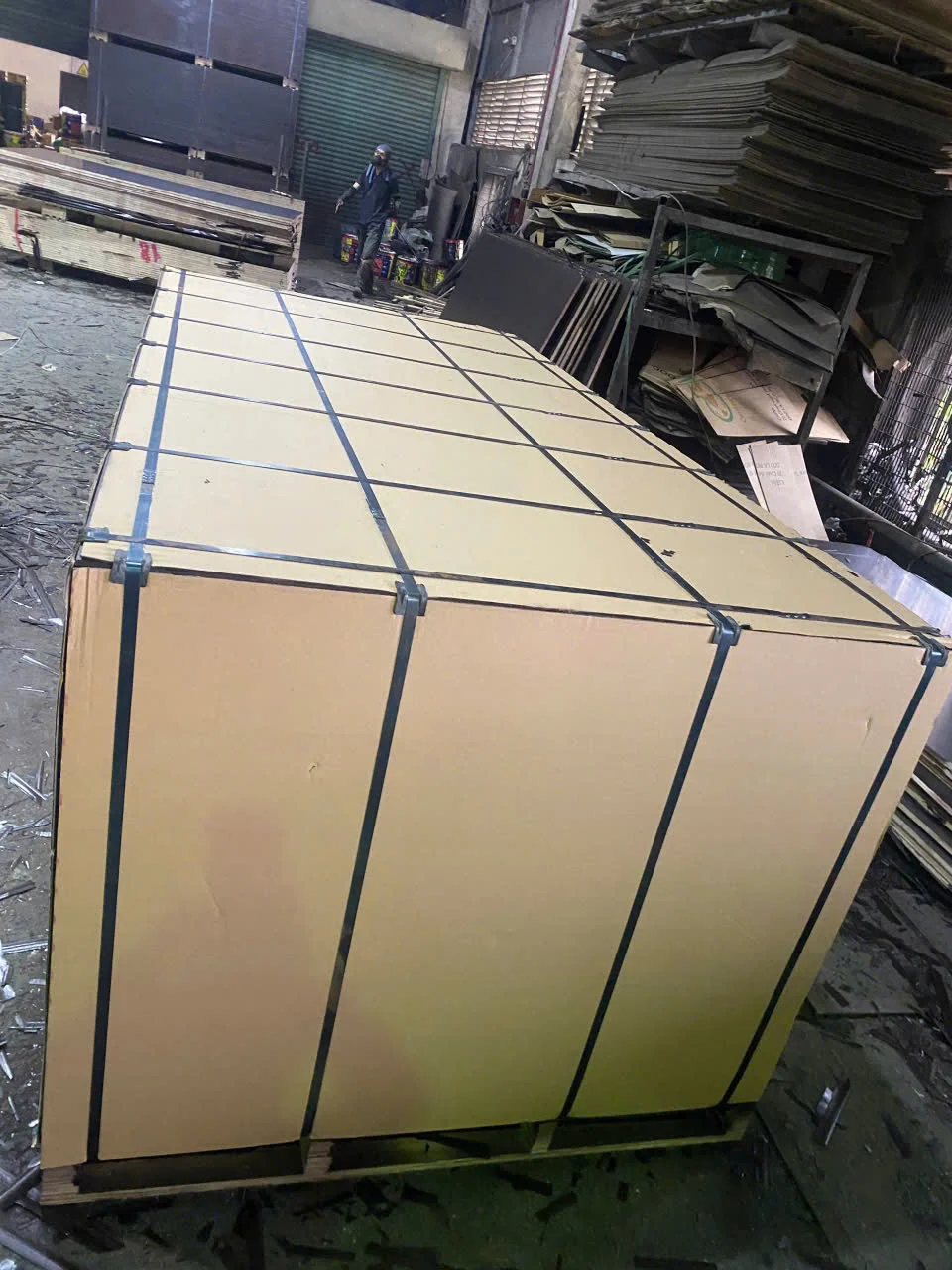 plywood export pallet secured and strapped for 40HC container loading hcply vietnam