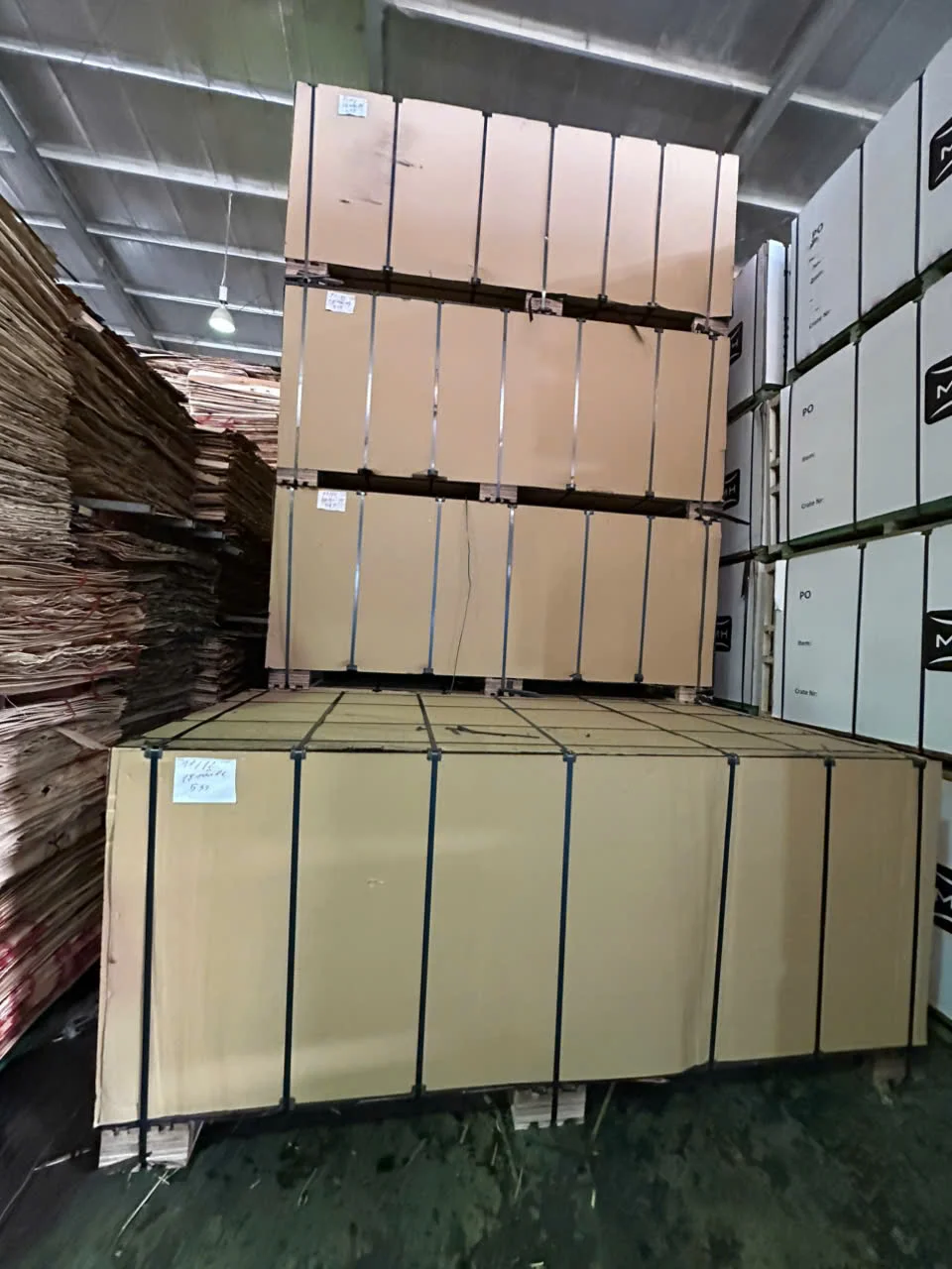 plywood pallet strapping before 40HC container loading hcply vietnam factory export standard