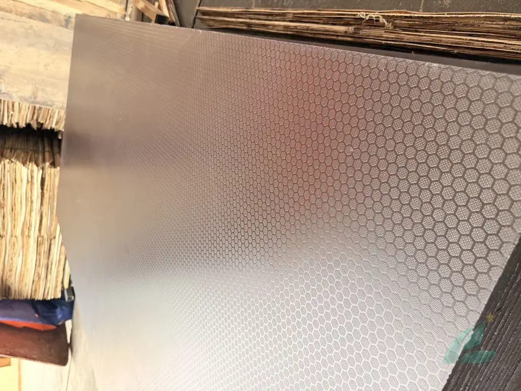 anti-slip plywood vietnam core species acacia eucalyptus hcply export quality