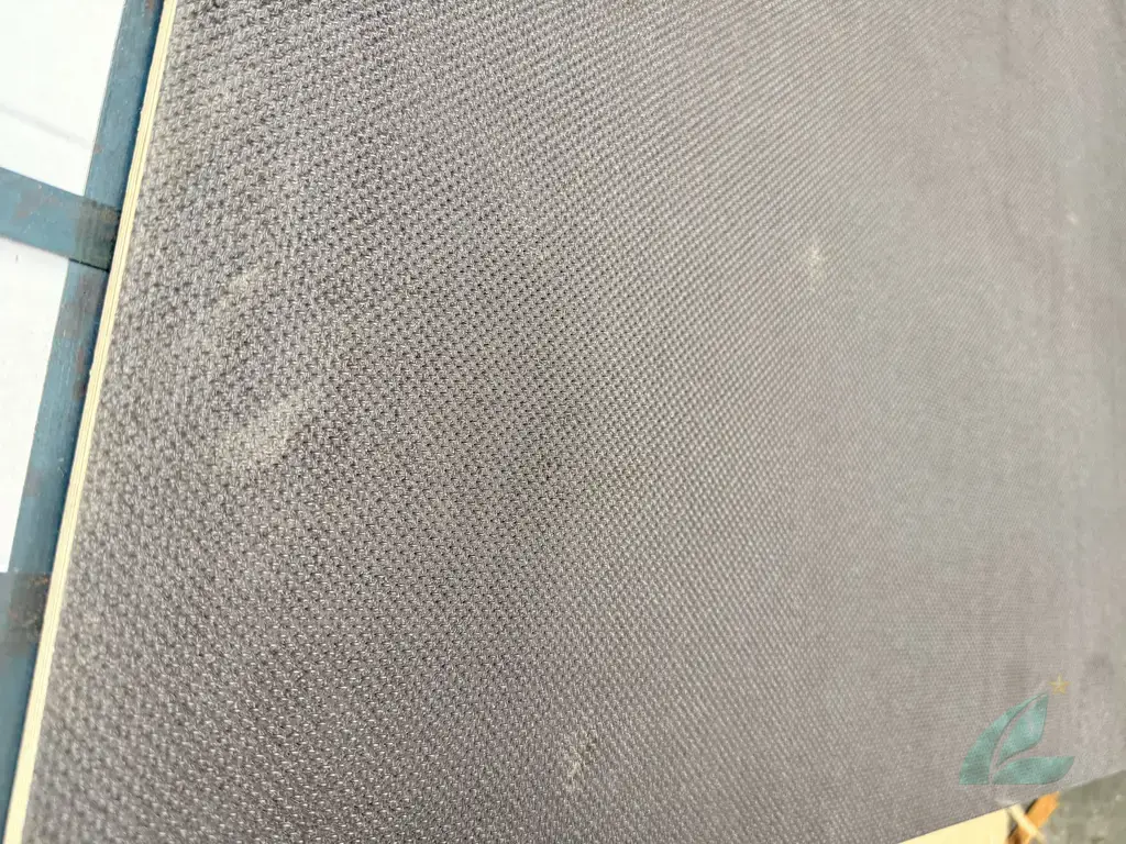 Anti-slip plywood Vietnam panel edge cross-section core layers HCPLY