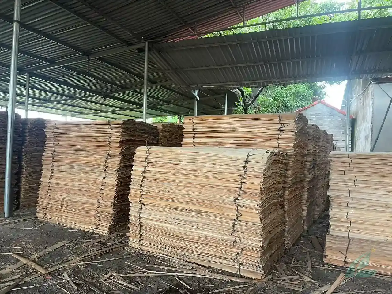 Eucalyptus core veneer Vietnam export grade stacked HCPLY