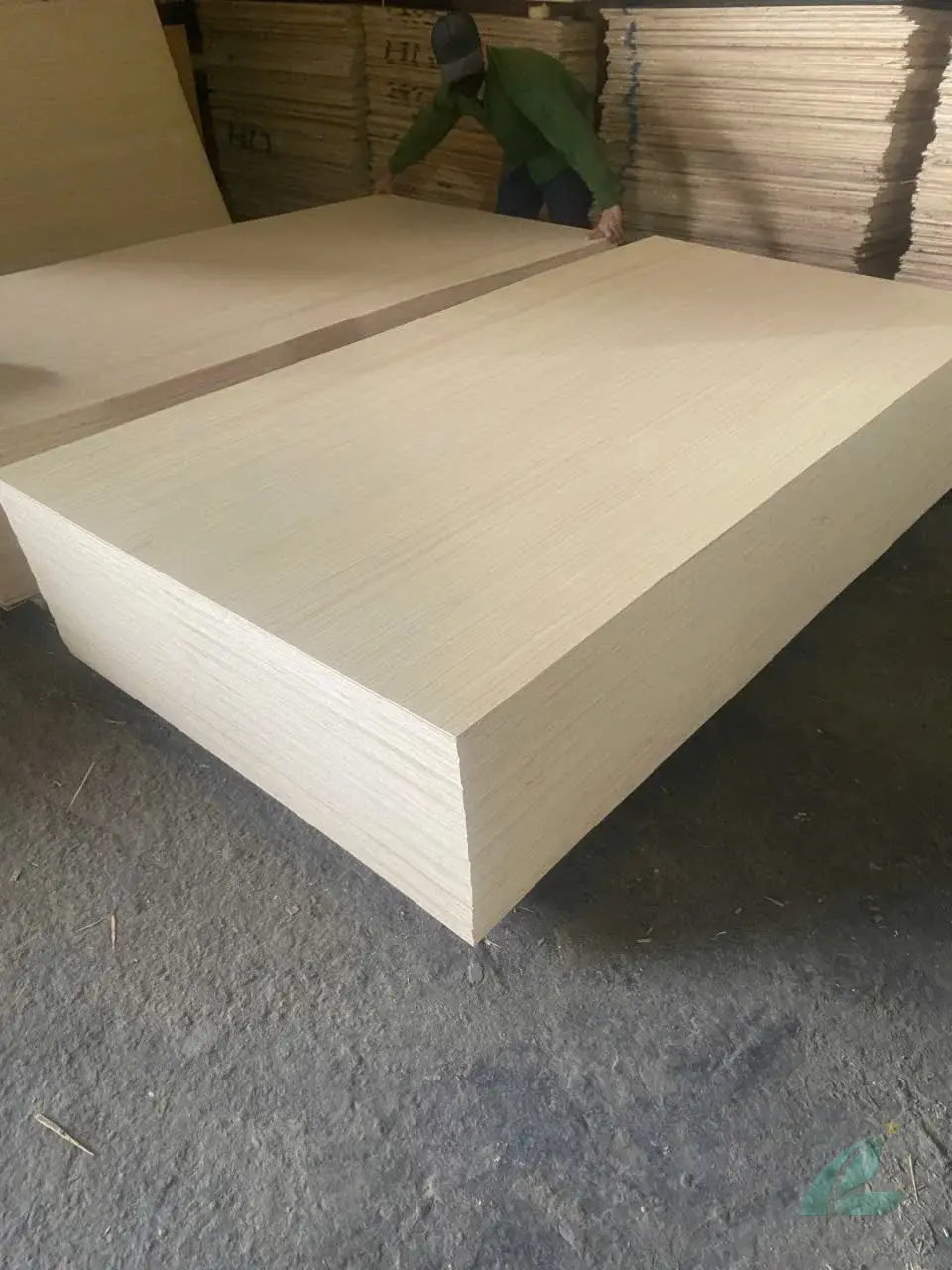 EV plywood Vietnam engineered veneer decorative export hcply 022