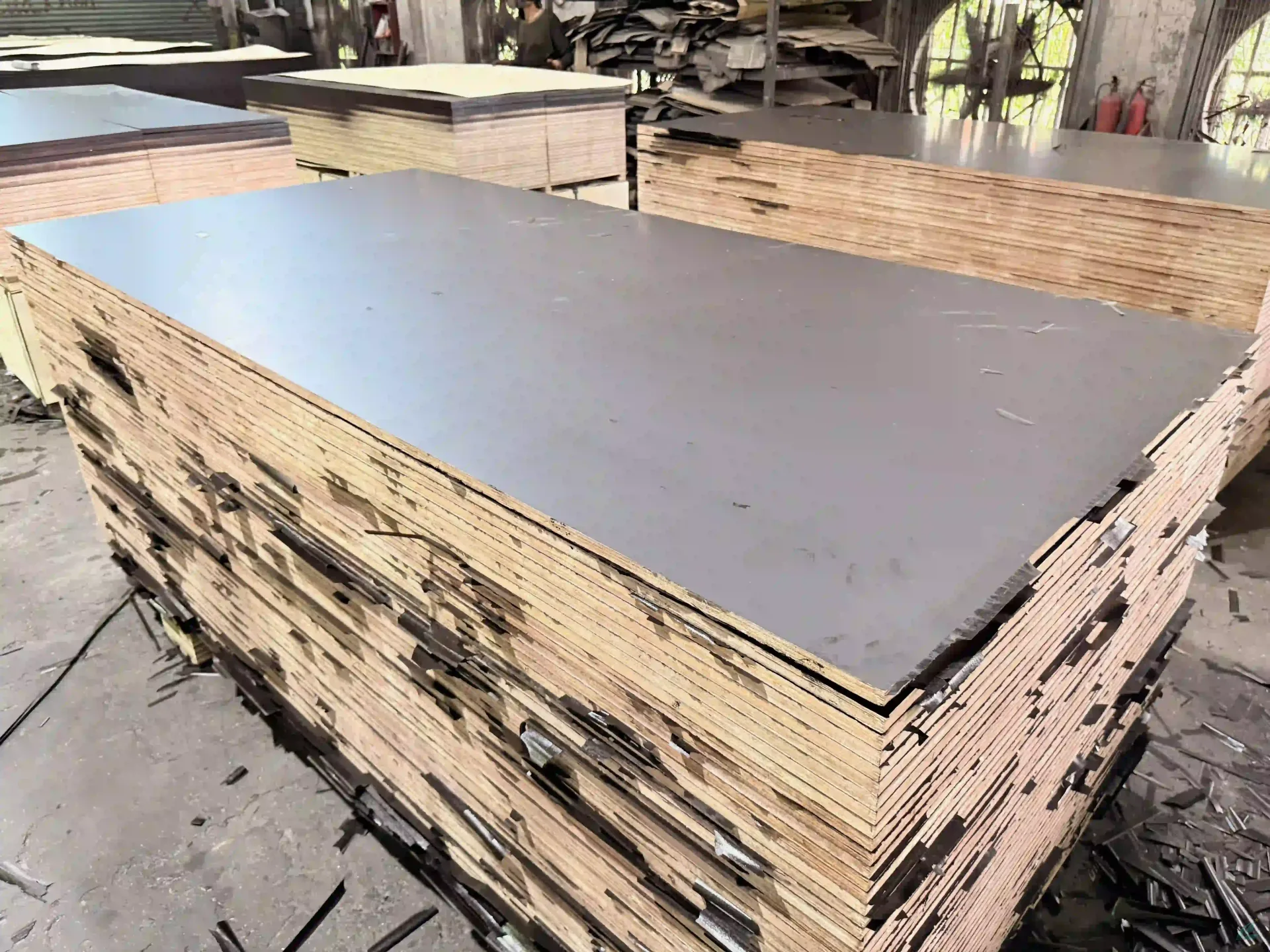 concrete formwork plywood stacked film faced phenolic panels export vietnam hcply factory