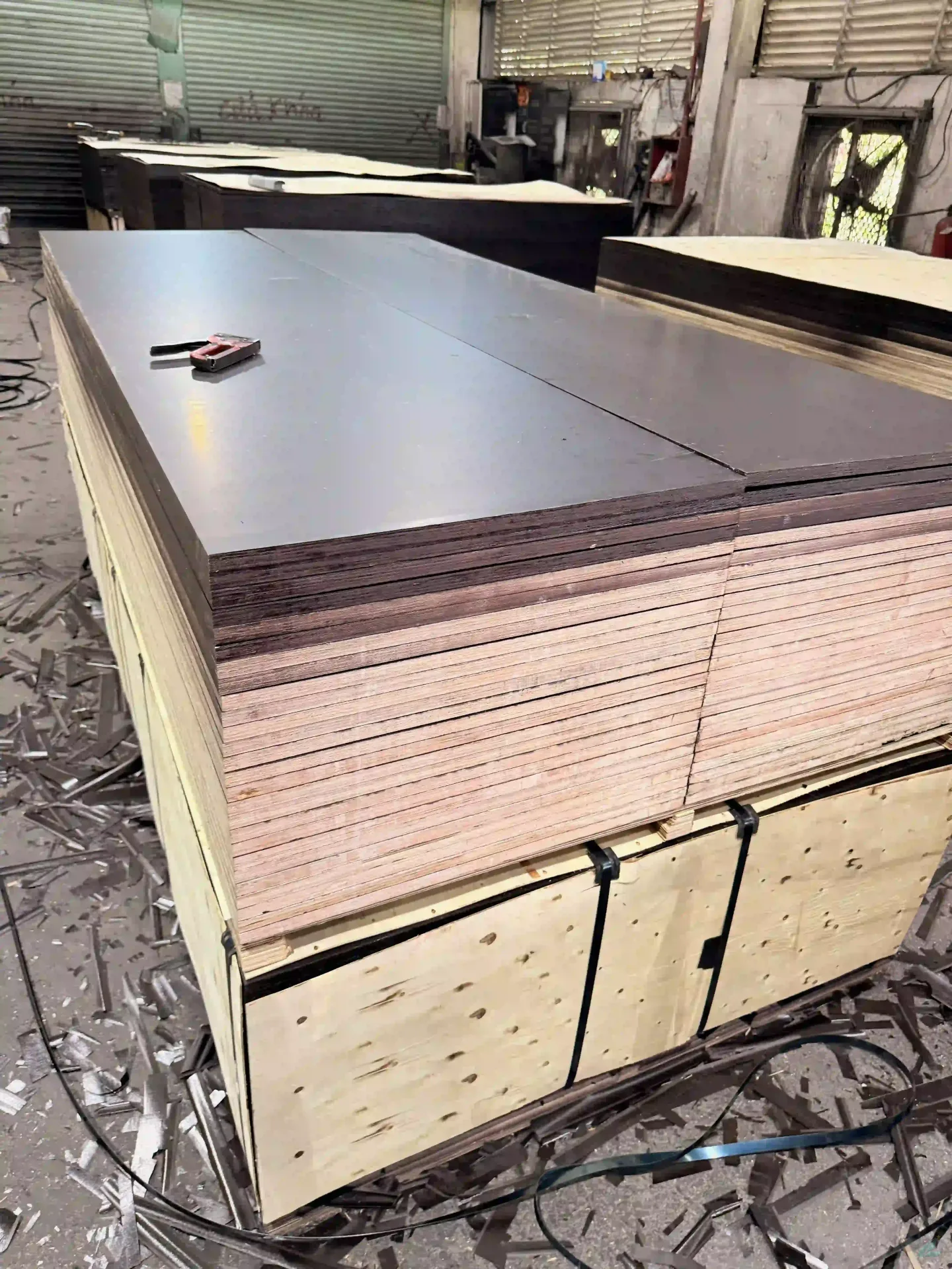 film faced plywood black brown phenolic export panels Vietnam HCPLY factory manufacturing