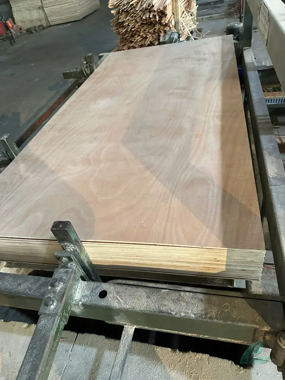 Okoume commercial plywood Vietnam export HCPLY lightweight panel