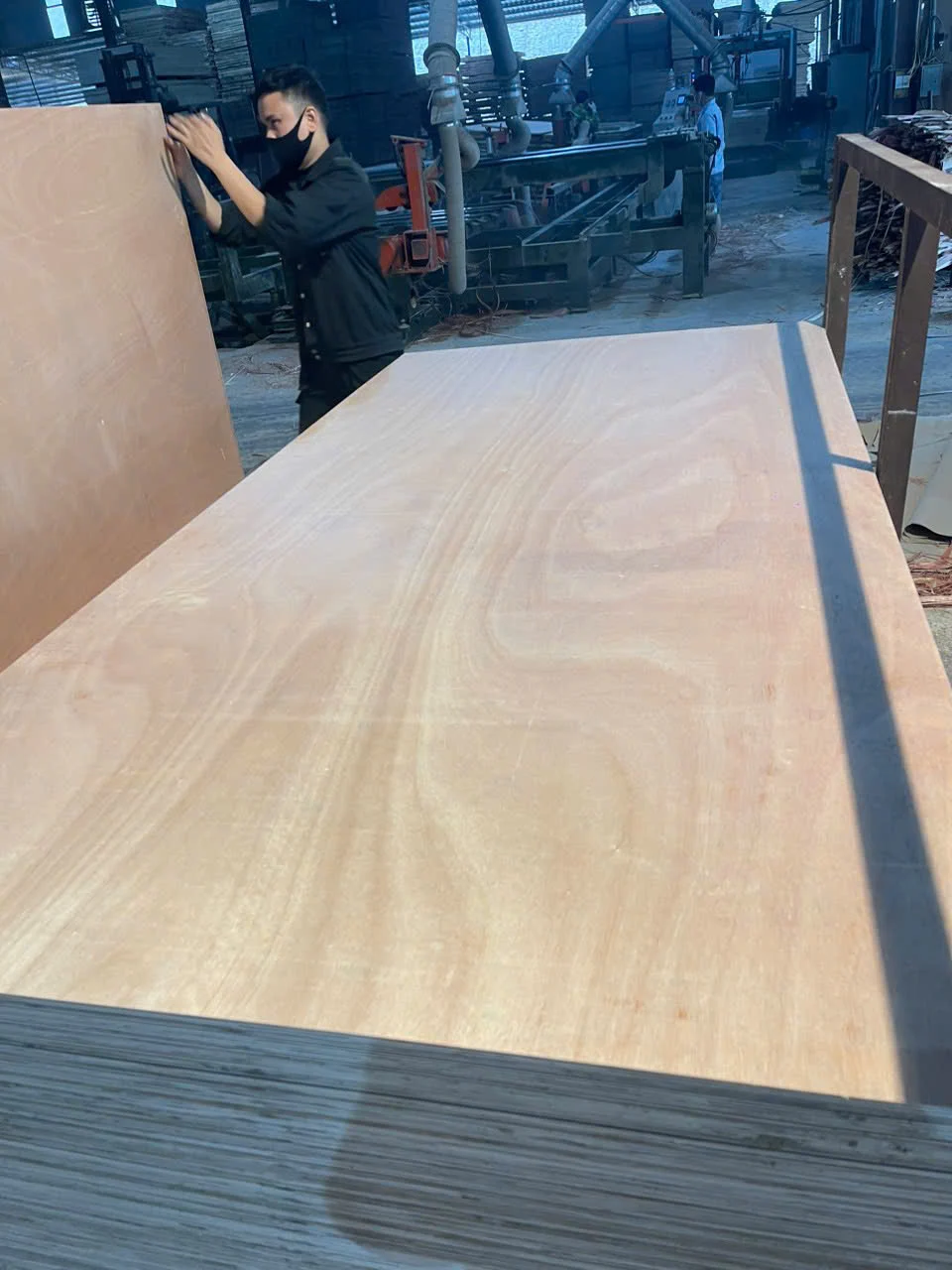 Okoume plywood Vietnam A grade face veneer export furniture lightweight panels HCPLY