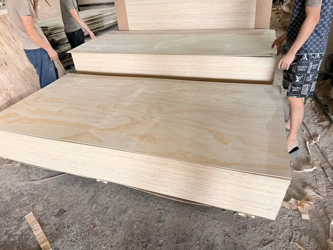 Pine plywood Vietnam softwood core export hcply 025