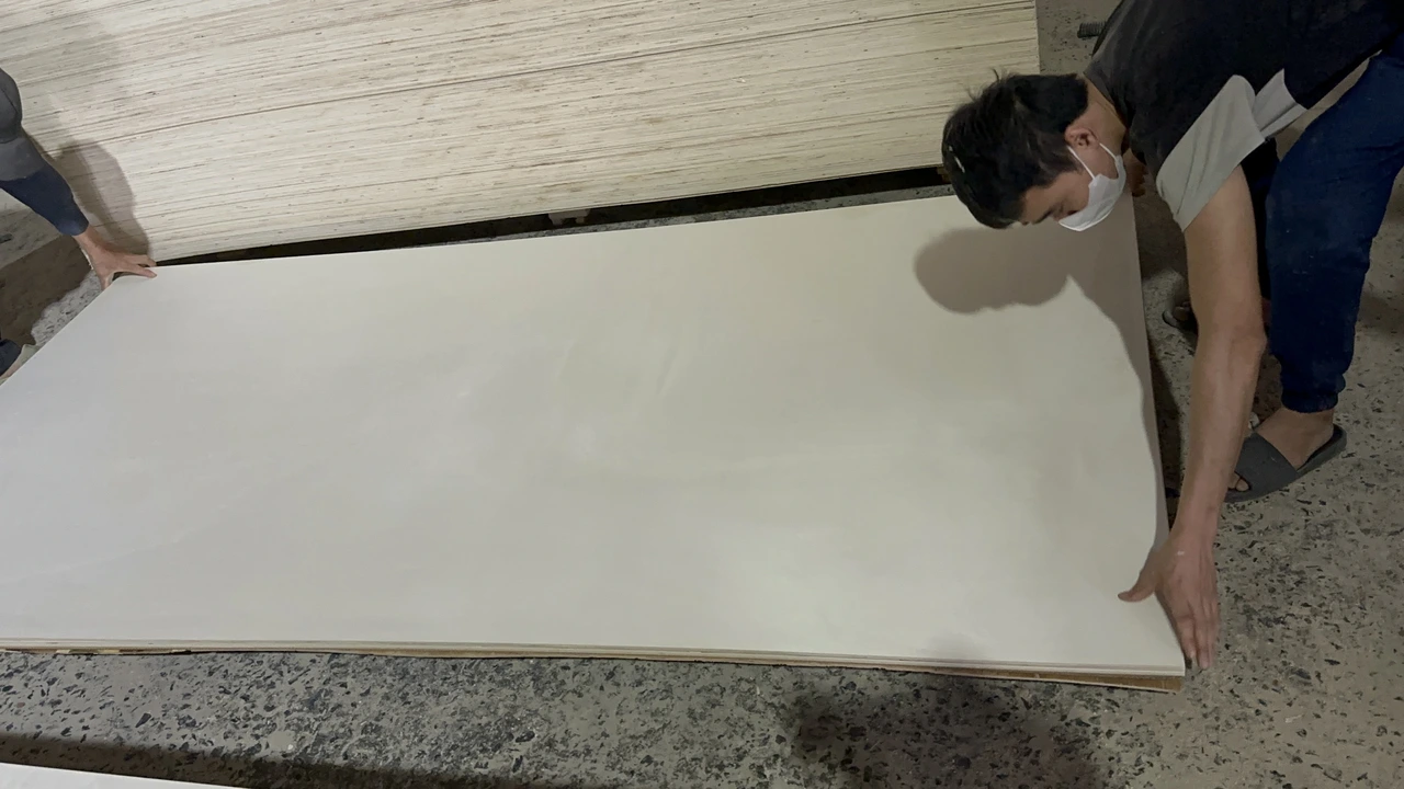Poplar plywood Vietnam white core export hcply 040