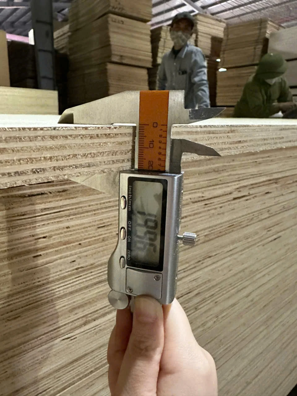 Digital caliper thickness measurement — furniture grade plywood QC HCPLY Vietnam