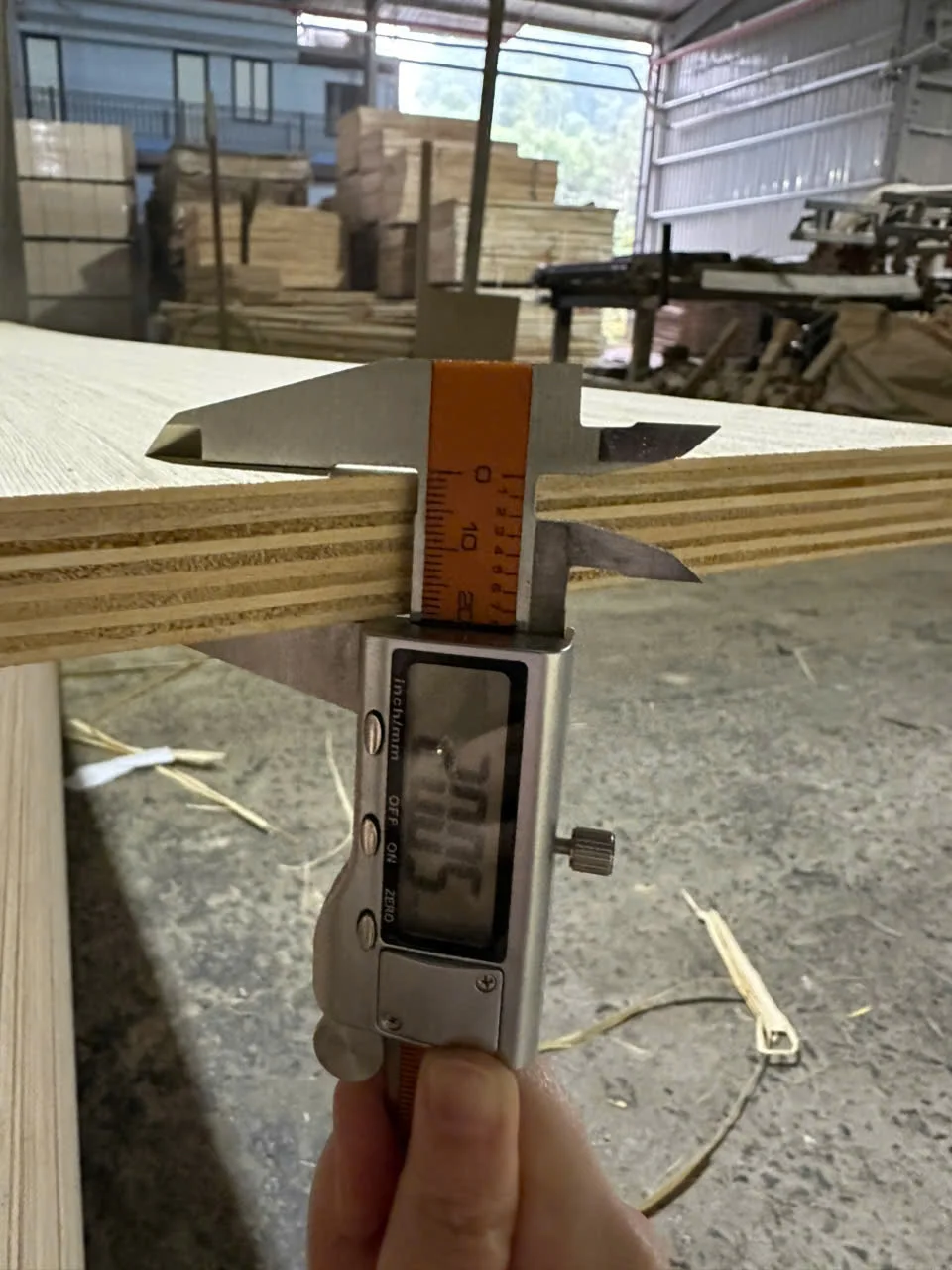 Plywood sheet sizes by market 4x8 vs 1250x2500 Vietnam factory HCPLY