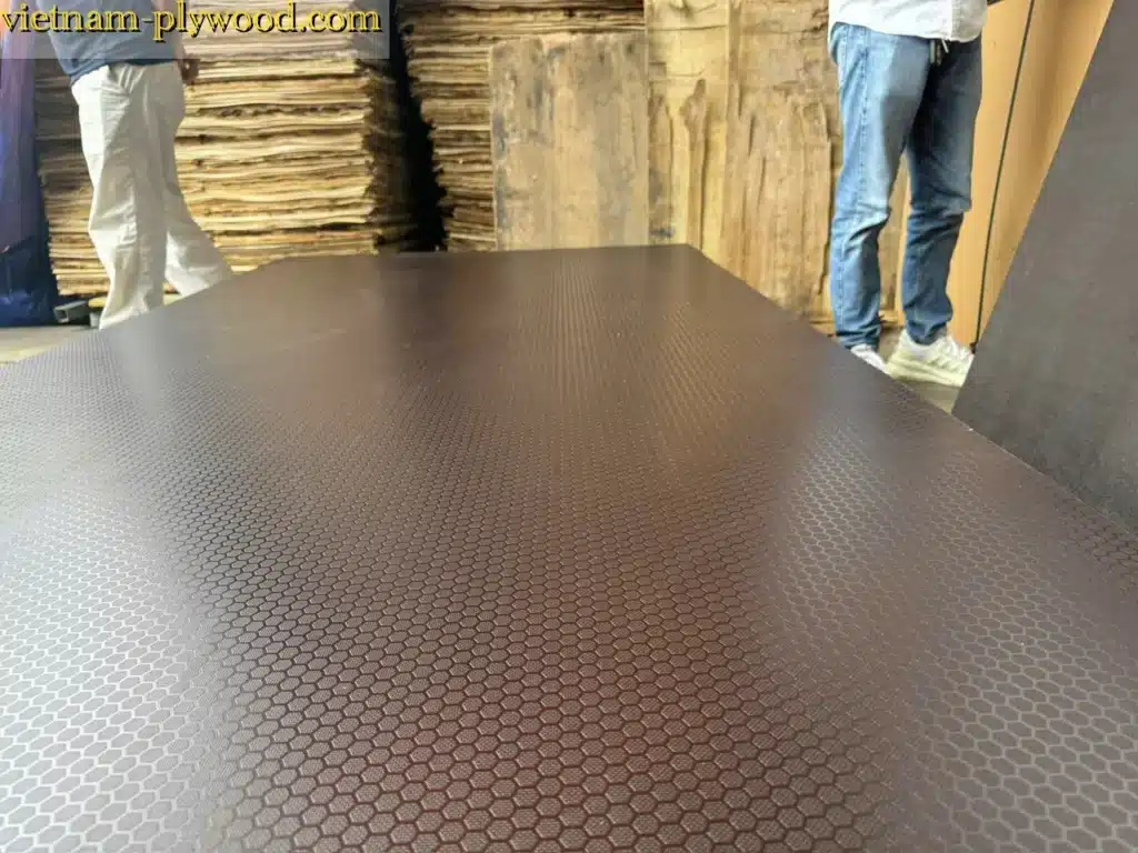 anti slip plywood vietnam hcply export