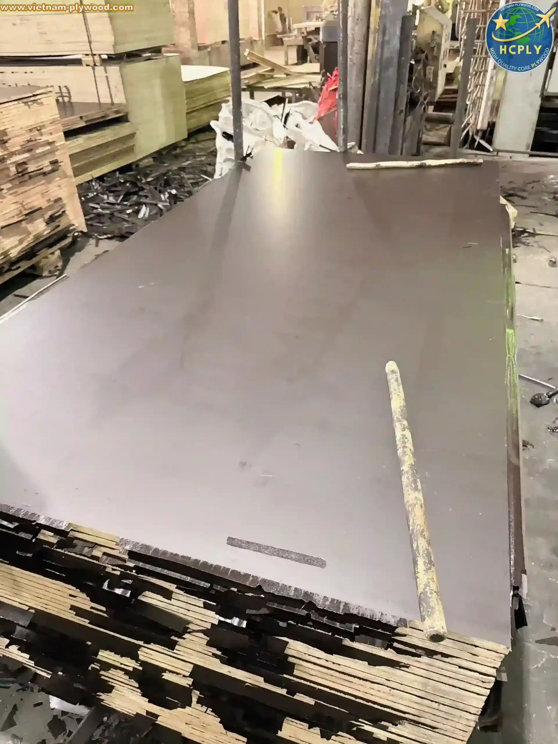 film faced plywood black brown export vietnam factory hcply